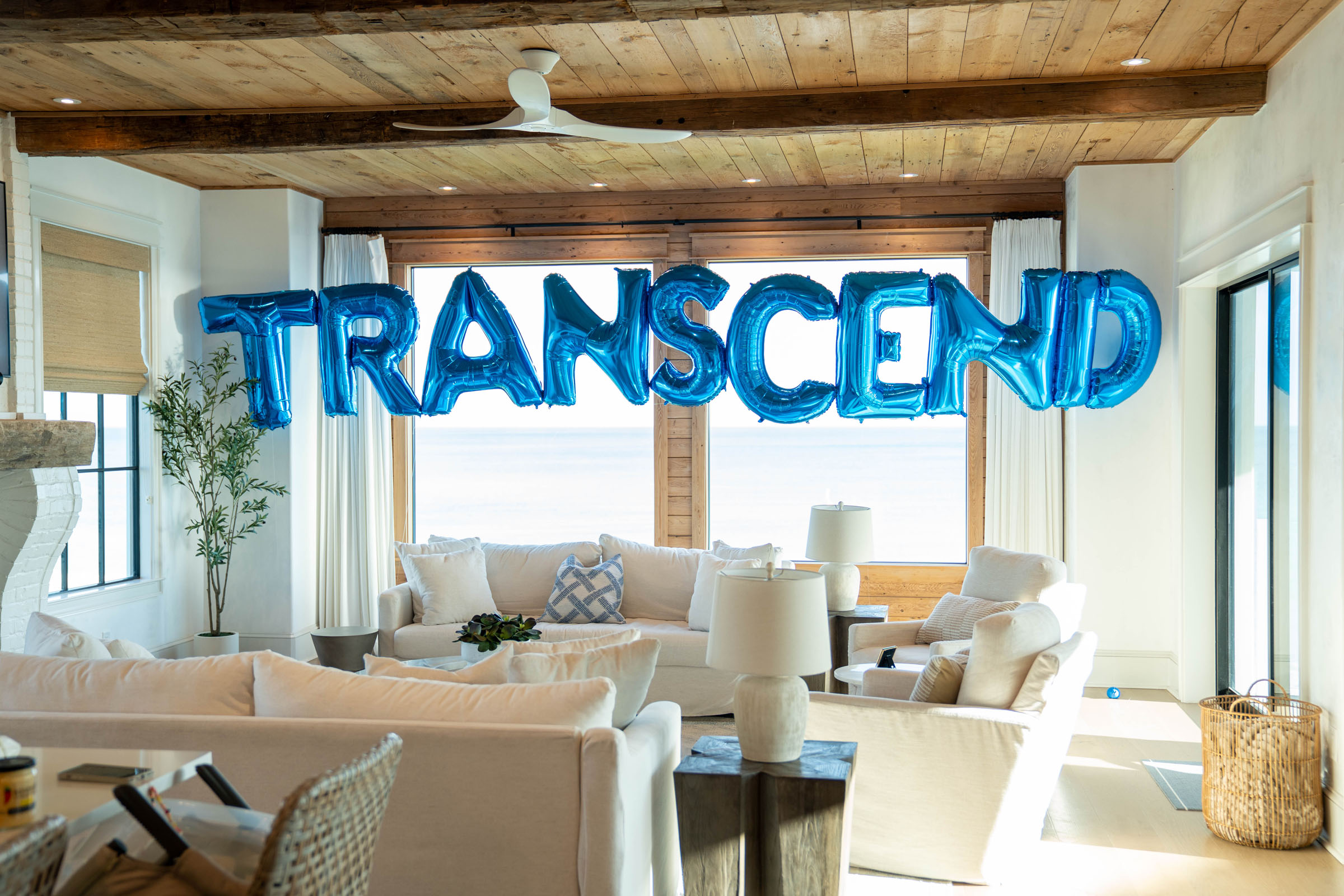 Top Sales Beach Trip 2026 – 04 Transcend balloons in the beach house living room